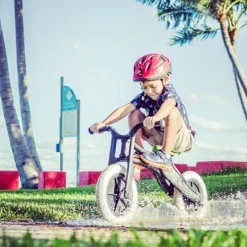 Wishbone Bike 2-in-1 Recycled Edition Laufrad 9 Wishbone Bike 2-in-1 Recycled Edition Laufrad -Thule || Croozer || MOUNTAIN BUGGY Verkäufe wishbone re lifestyle